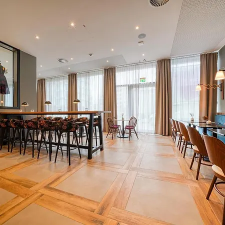 Отель Vienna House Easy By Wyndham Фрайбург